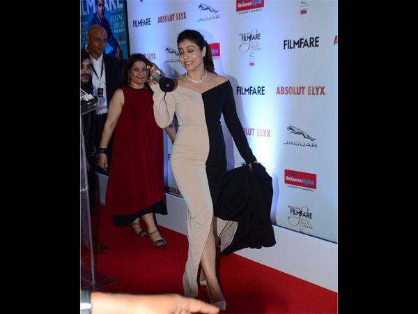 OOPS Embarrassing Moment of Kajol at Filmfare Glamour & Style Awards