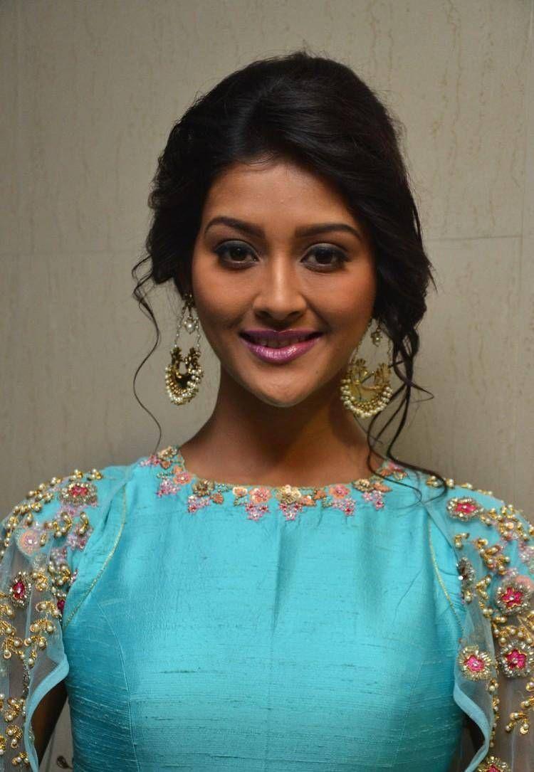 Pooja Jhaveri Stills At Dwaraka Movie Audio Launch