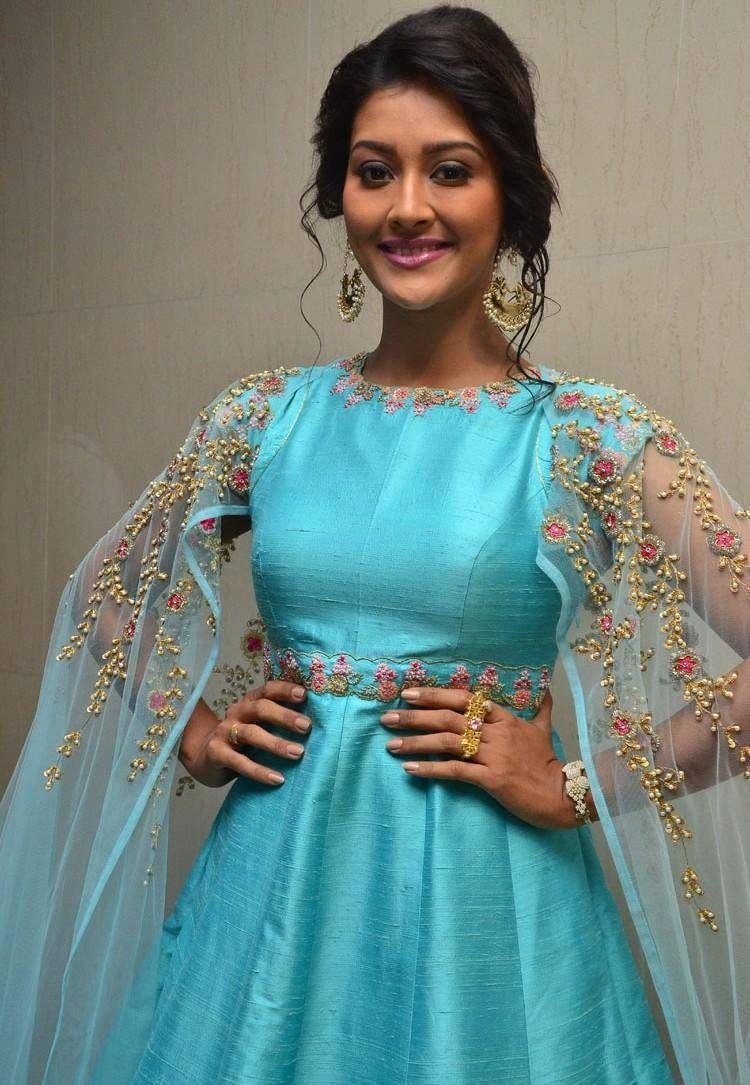 Pooja Jhaveri Stills At Dwaraka Movie Audio Launch
