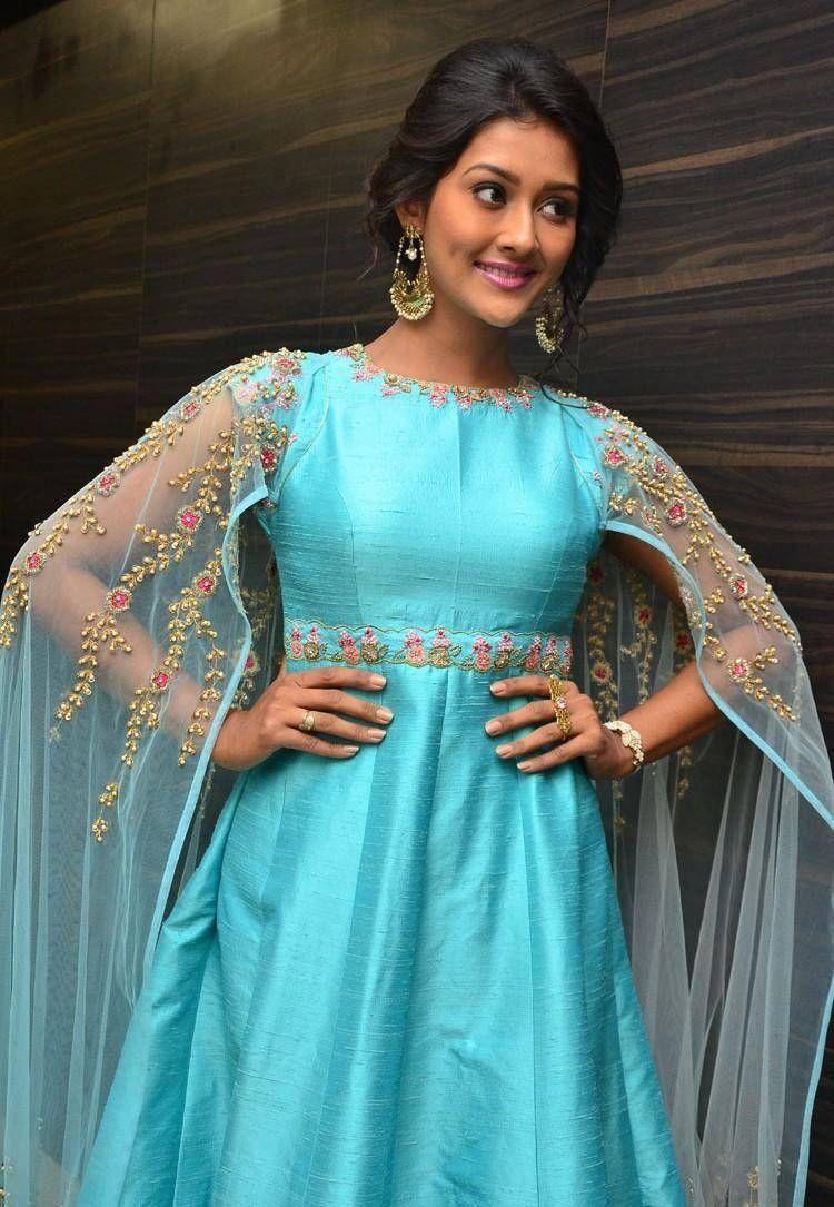 Pooja Jhaveri Stills At Dwaraka Movie Audio Launch