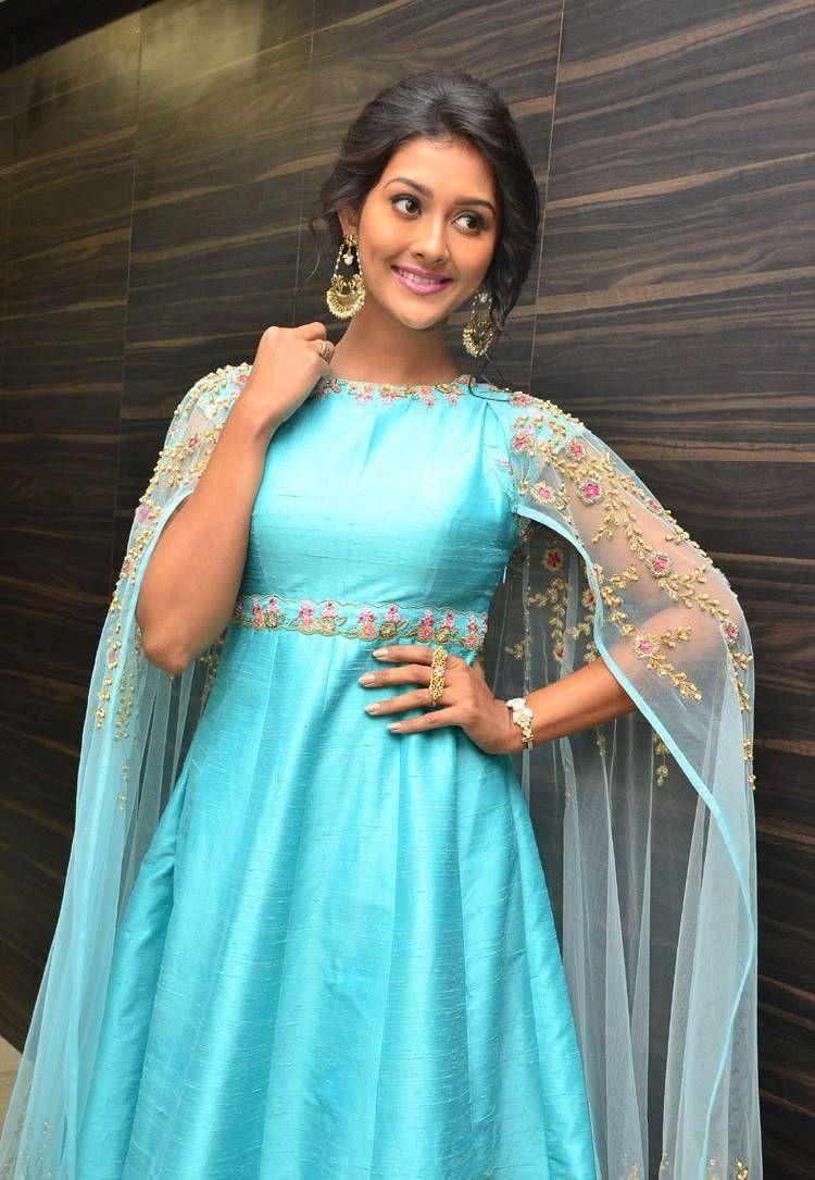 Pooja Jhaveri Stills At Dwaraka Movie Audio Launch