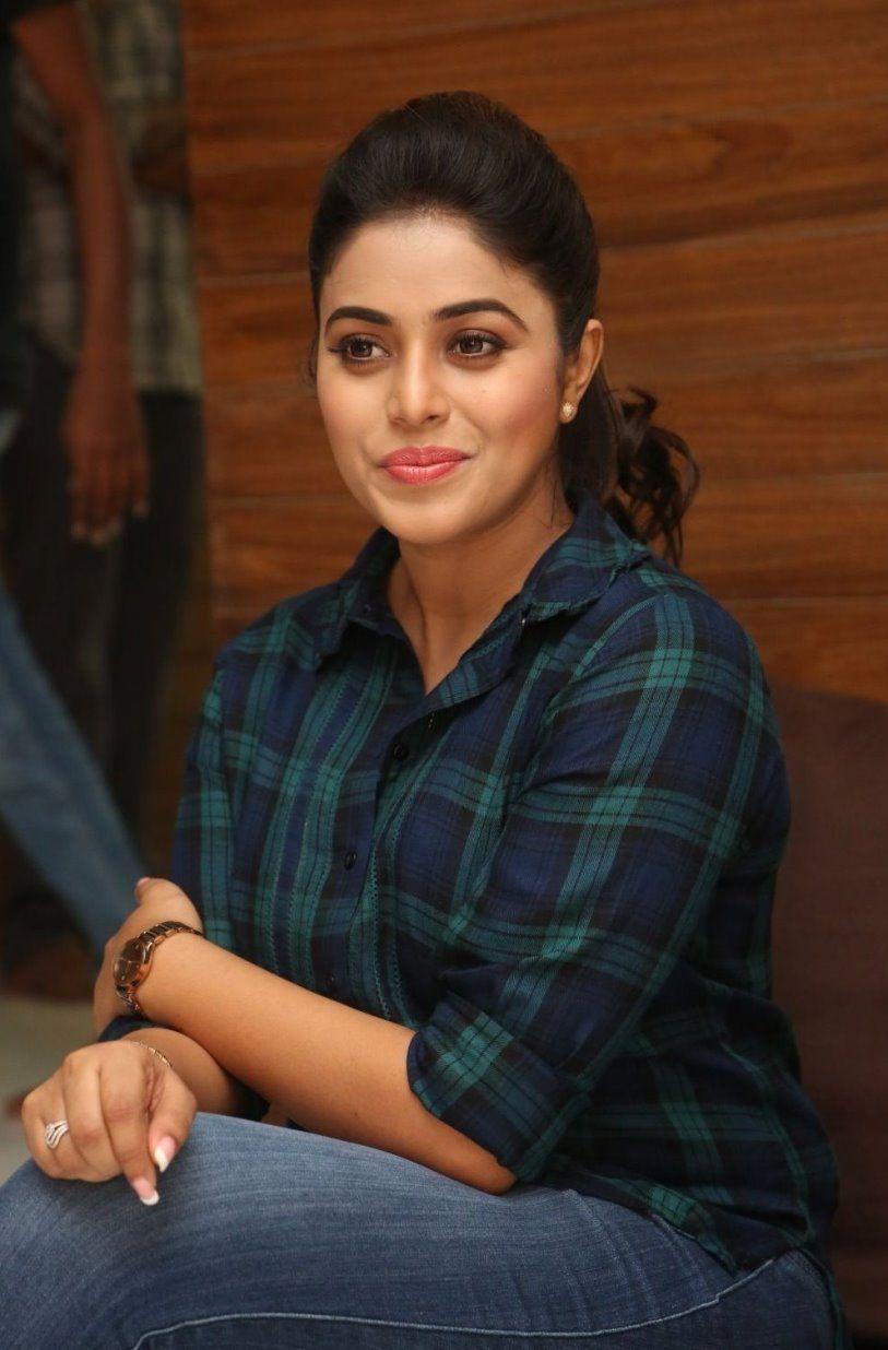Poorna Latest Stills at Jayammu Nischayammu Raa Movie Press Meet
