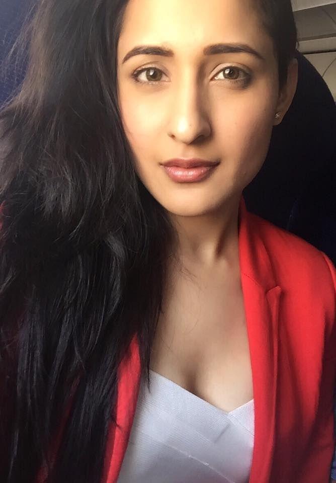 Pragya Jaiswal Rare & UNSeened Photos