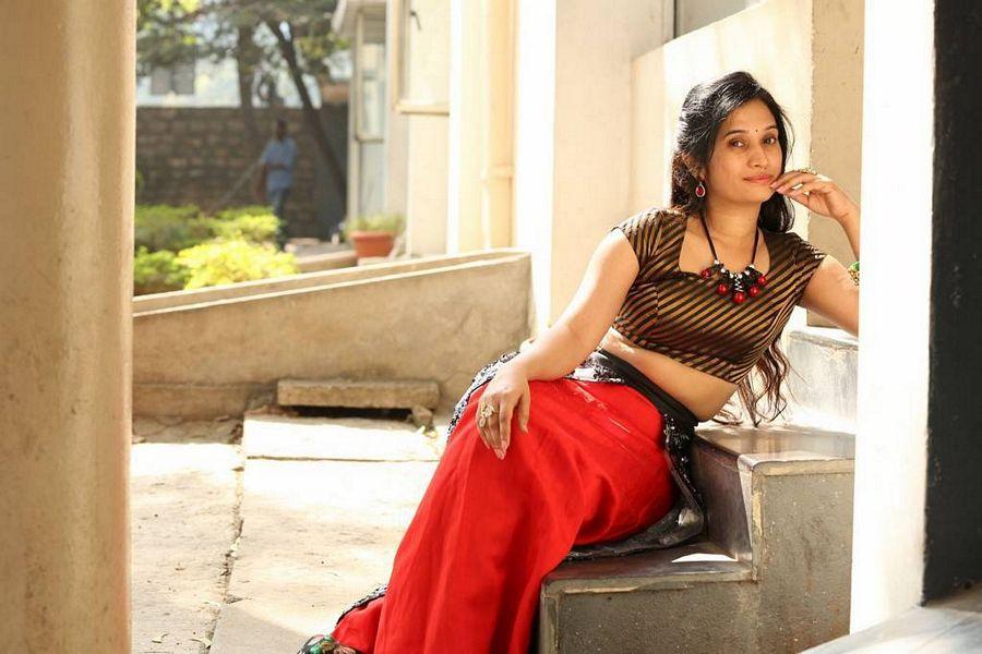 Priyanka Pallavi Stills At Nenosthaa Movie Interview