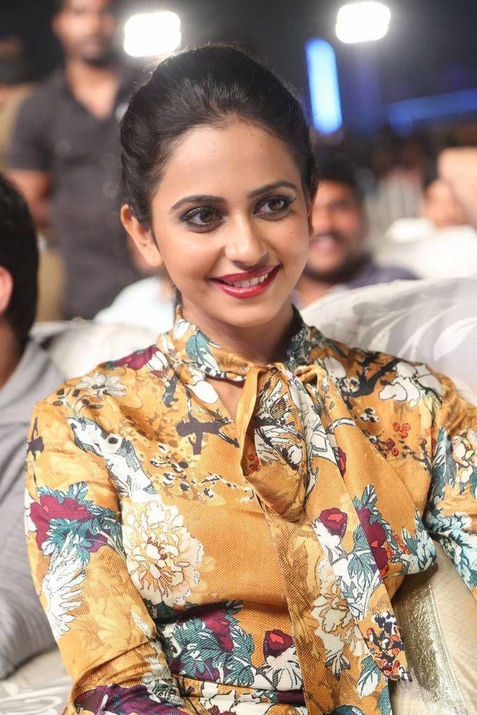 Rakul Preet Singh Stills At Dhruva Pre Release Function