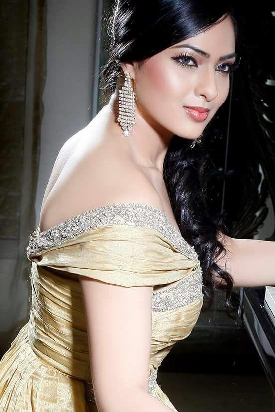 Rare & Unseen Photos of Nikesha Patel