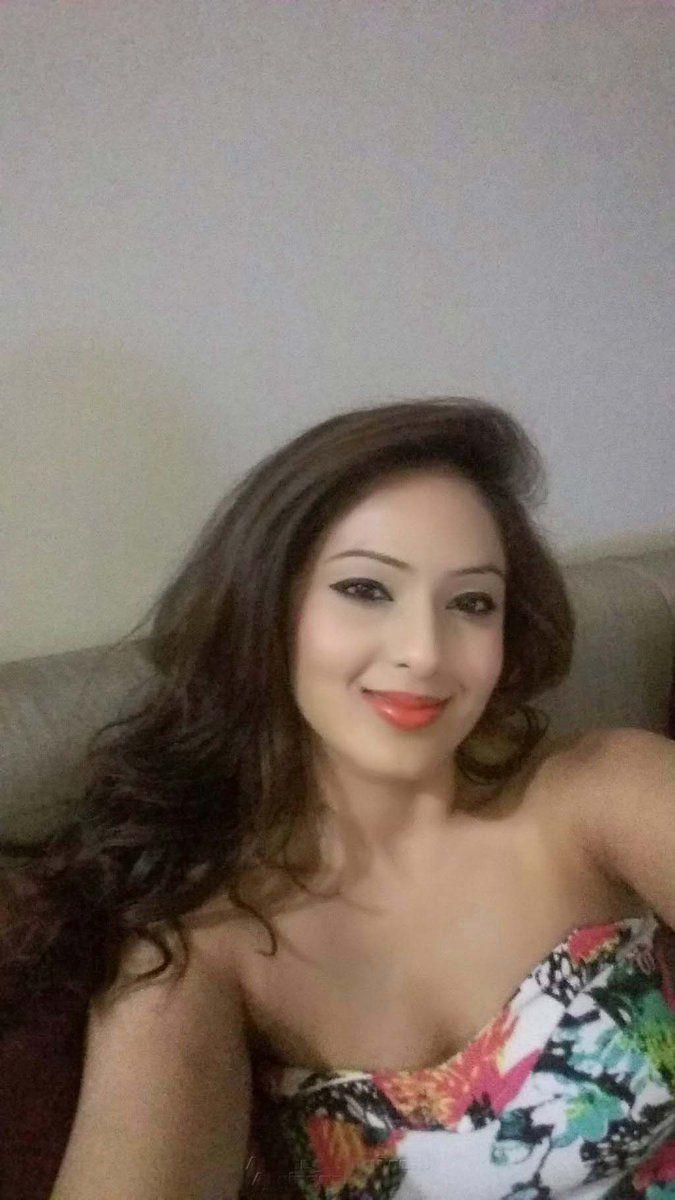 Rare & Unseen Photos of Nikesha Patel