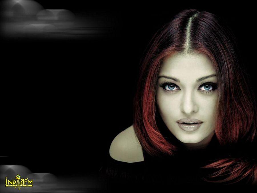 BIRTHDAY SPECIAL: Rare Photos Of Aishwarya Rai You've Never Seen Before