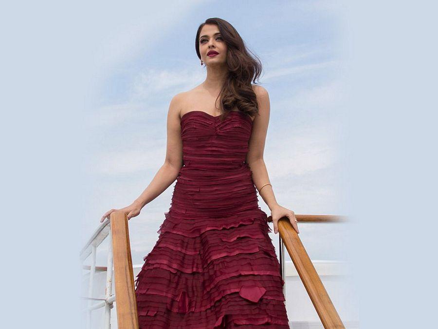 BIRTHDAY SPECIAL: Rare Photos Of Aishwarya Rai You've Never Seen Before