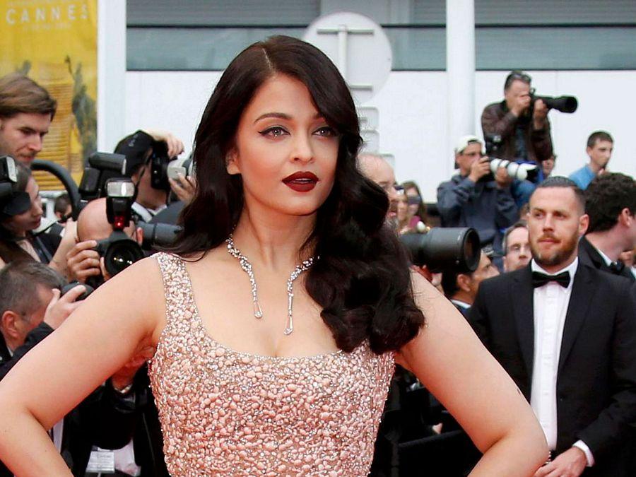 BIRTHDAY SPECIAL: Rare Photos Of Aishwarya Rai You've Never Seen Before