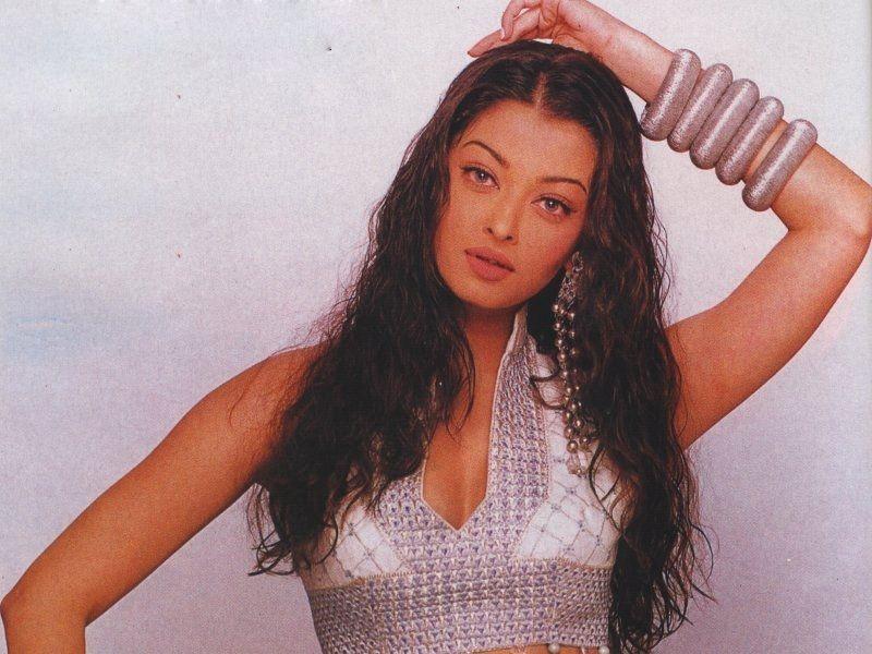 BIRTHDAY SPECIAL: Rare Photos Of Aishwarya Rai You've Never Seen Before