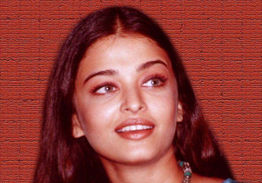 BIRTHDAY SPECIAL: Rare Photos Of Aishwarya Rai You've Never Seen Before