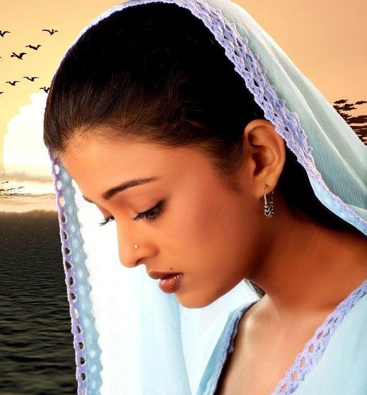 BIRTHDAY SPECIAL: Rare Photos Of Aishwarya Rai You've Never Seen Before