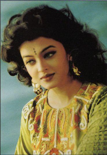 BIRTHDAY SPECIAL: Rare Photos Of Aishwarya Rai You've Never Seen Before