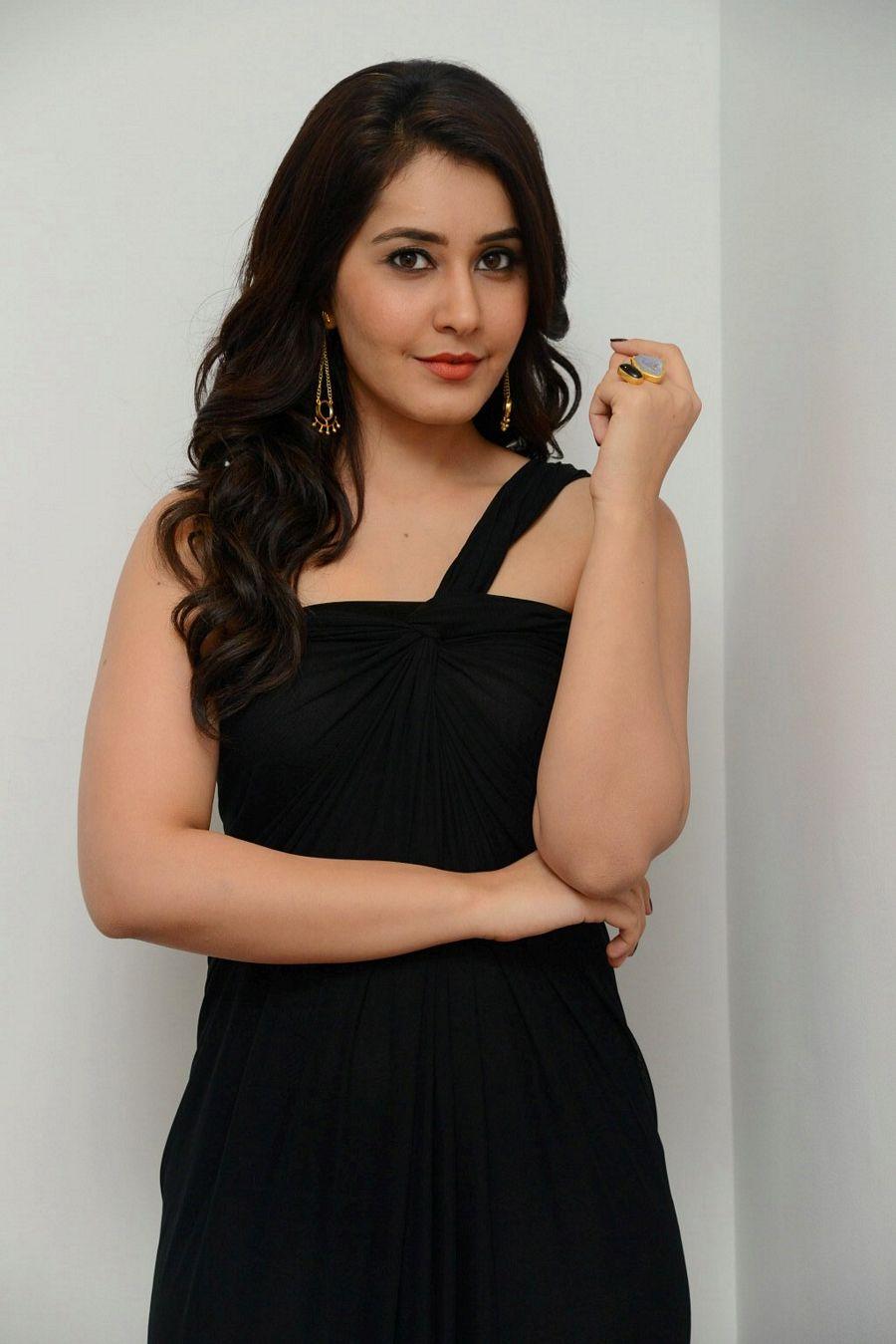 Rashi Khanna Latest Cute Pictures