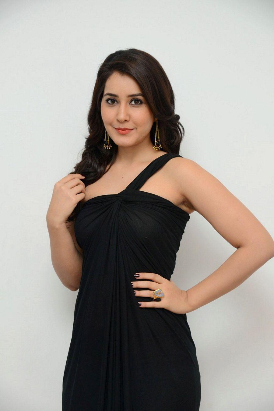 Rashi Khanna Latest Cute Pictures