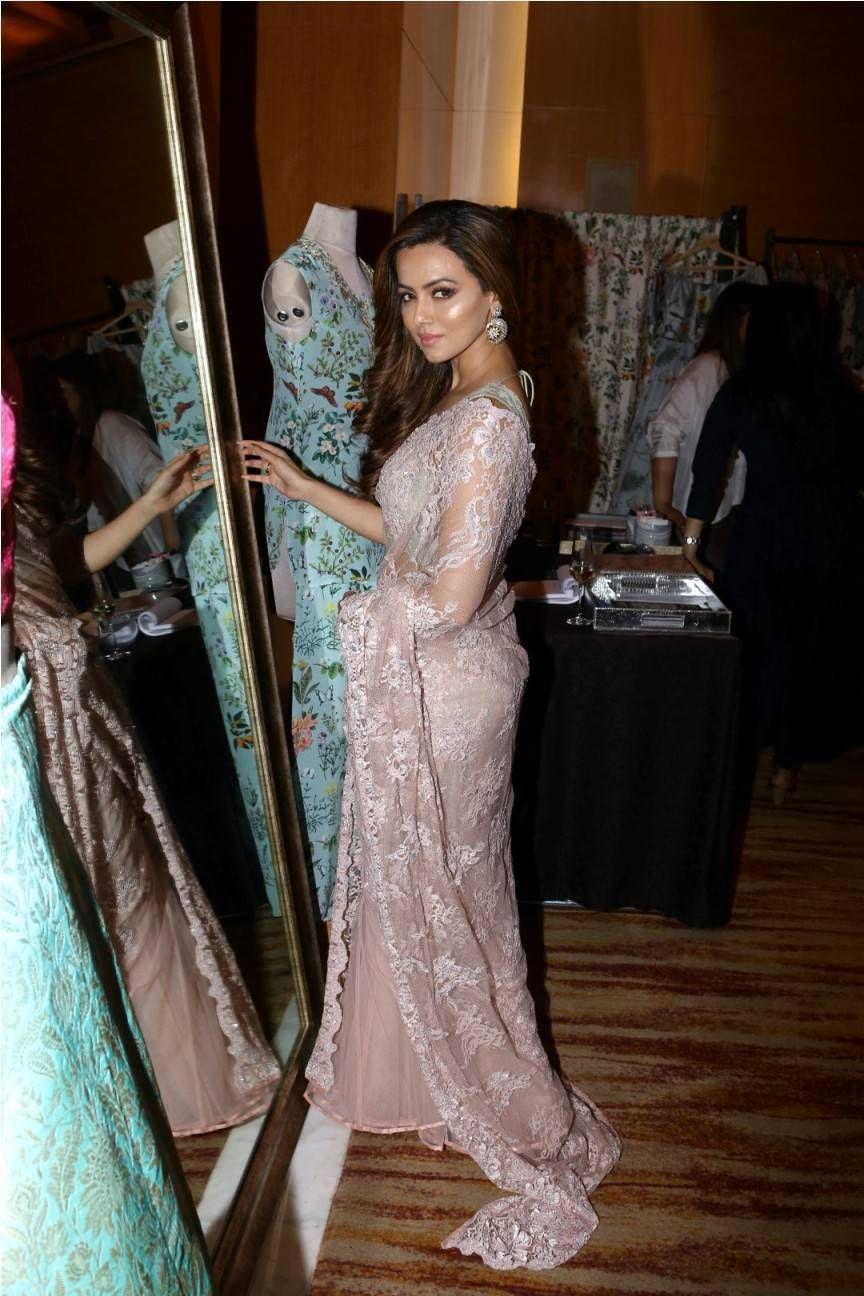 Sana Khan Stills At Festive Preview Pop Up Fashion Show