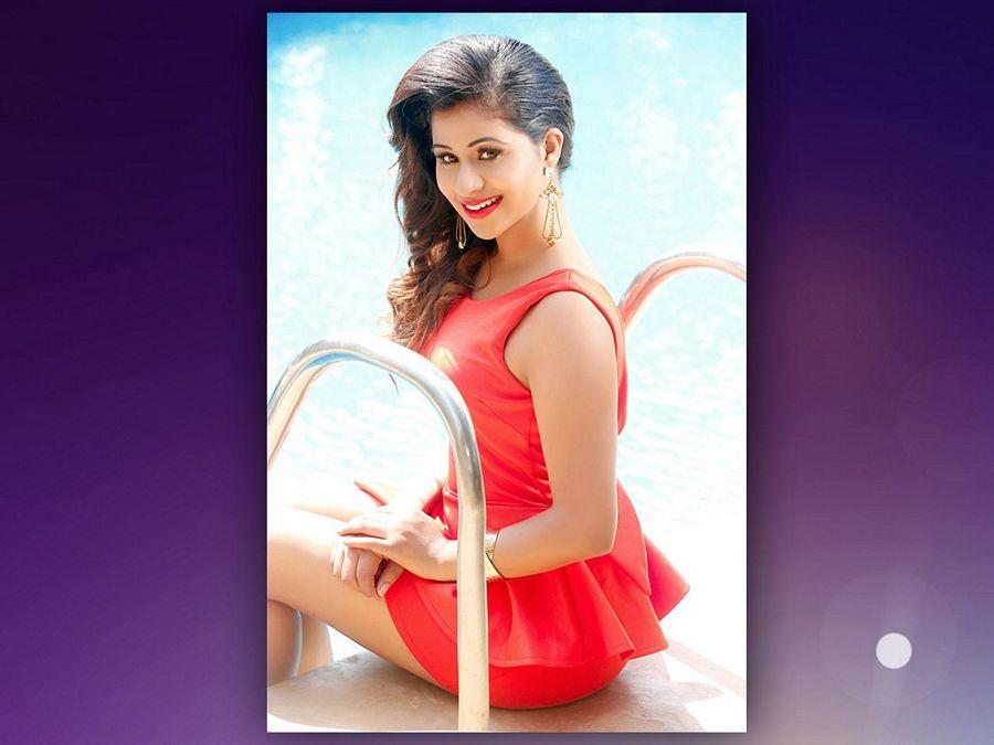 Sexy Actress Manali Rathod Looks Gorgeous Photoshoot