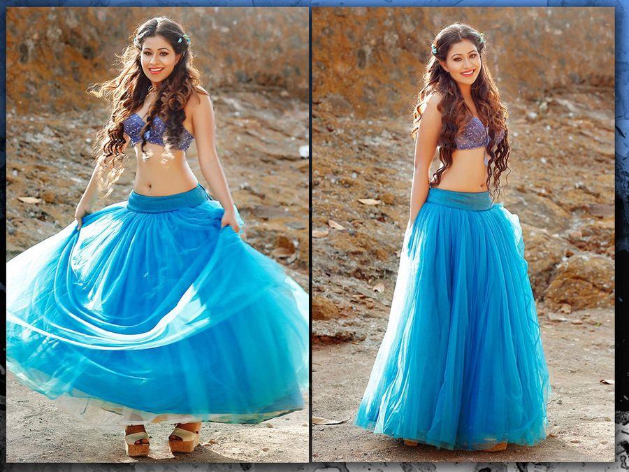 Sexy Actress Manali Rathod Looks Gorgeous Photoshoot