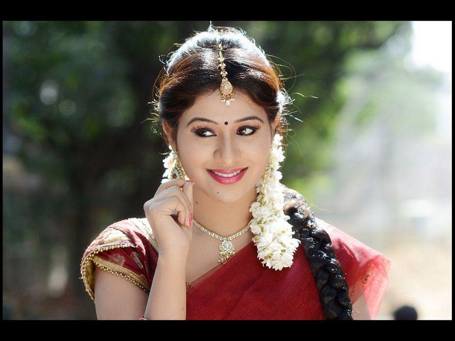 Sexy Actress Manali Rathod Looks Gorgeous Photoshoot