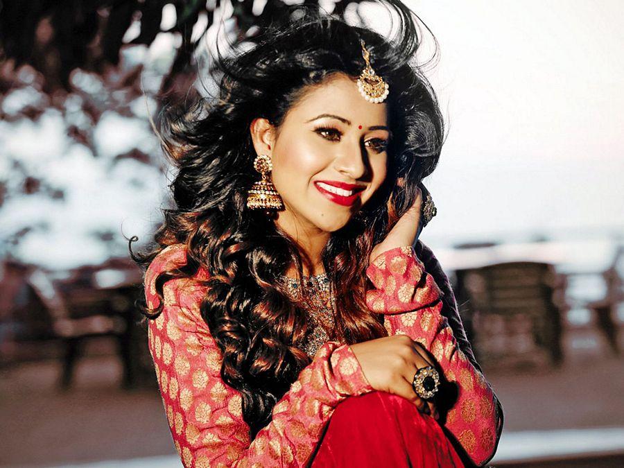 Sexy Actress Manali Rathod Looks Gorgeous Photoshoot