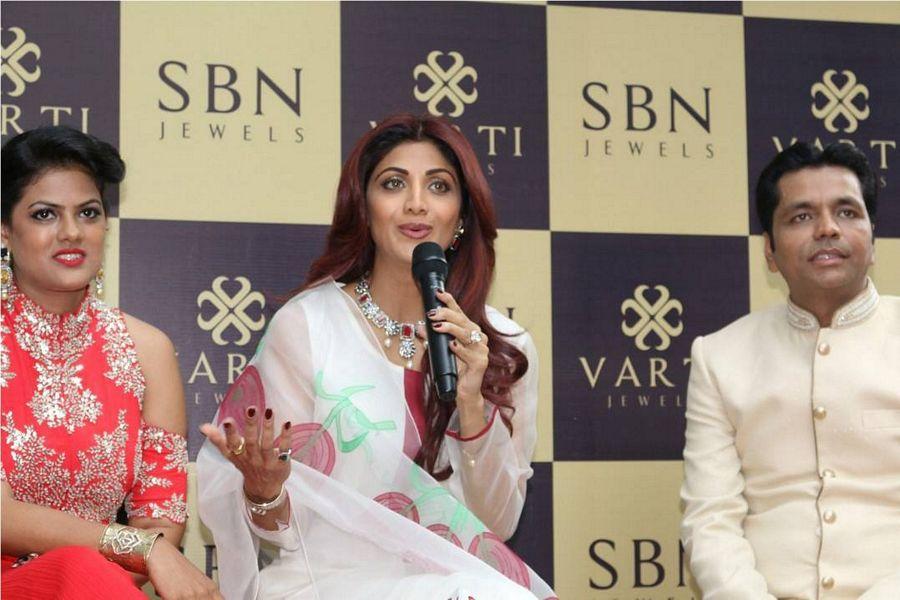 Shilpa Shetty Stills At Jewellery Showroom Inauguration