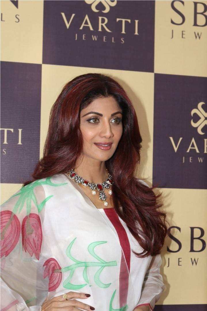 Shilpa Shetty Stills At Jewellery Showroom Inauguration