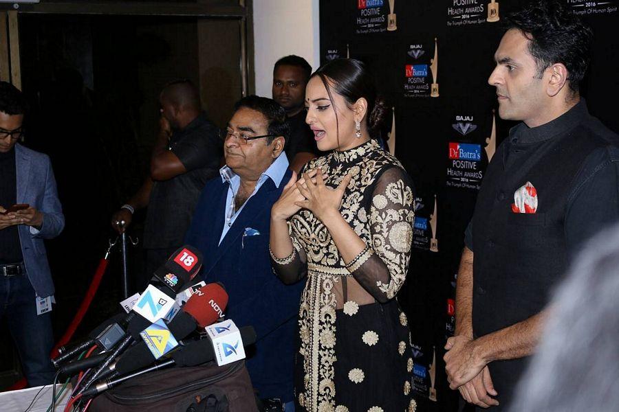 Sonakshi Sinha Stills At Dr Batra Positive Health Award