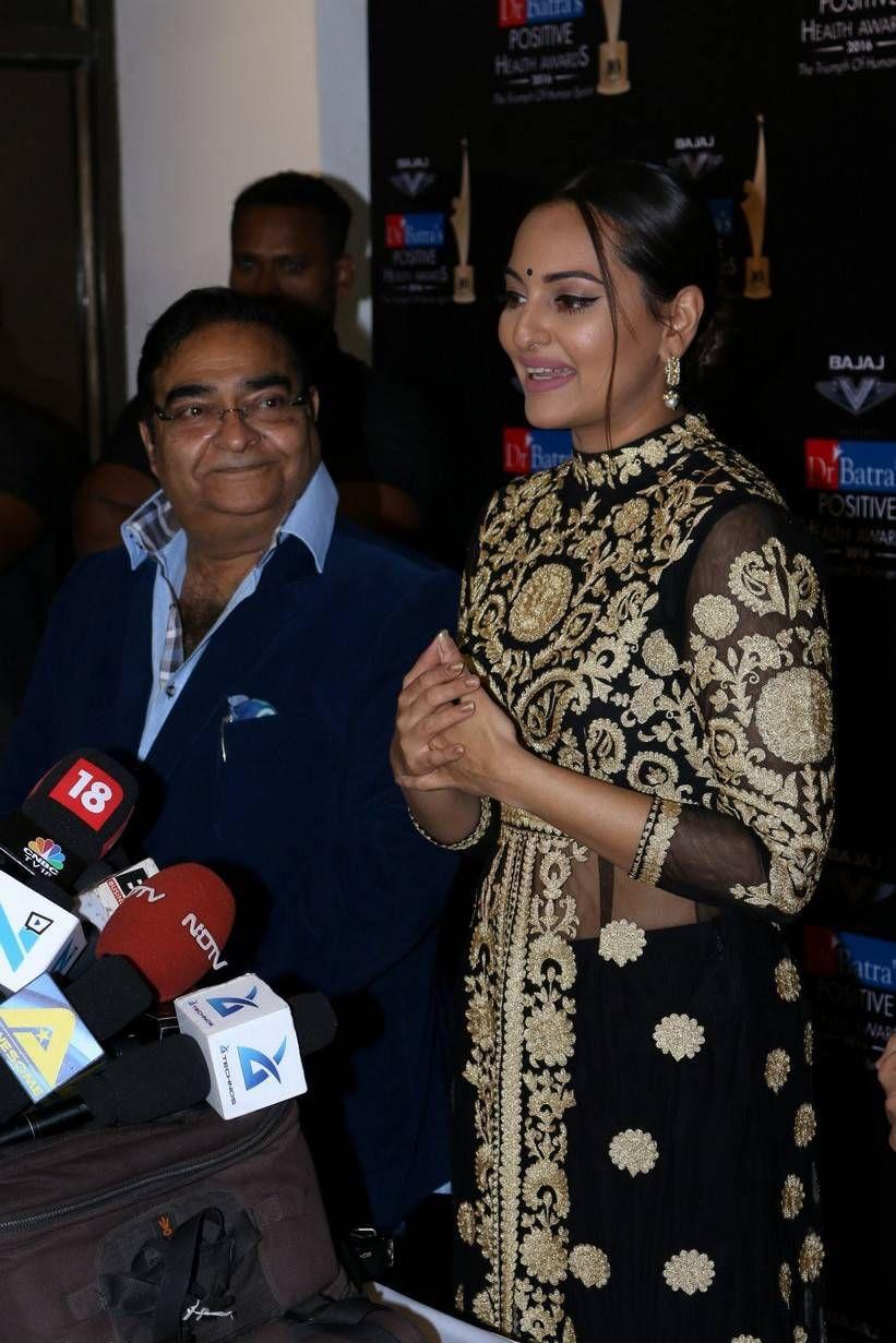 Sonakshi Sinha Stills At Dr Batra Positive Health Award