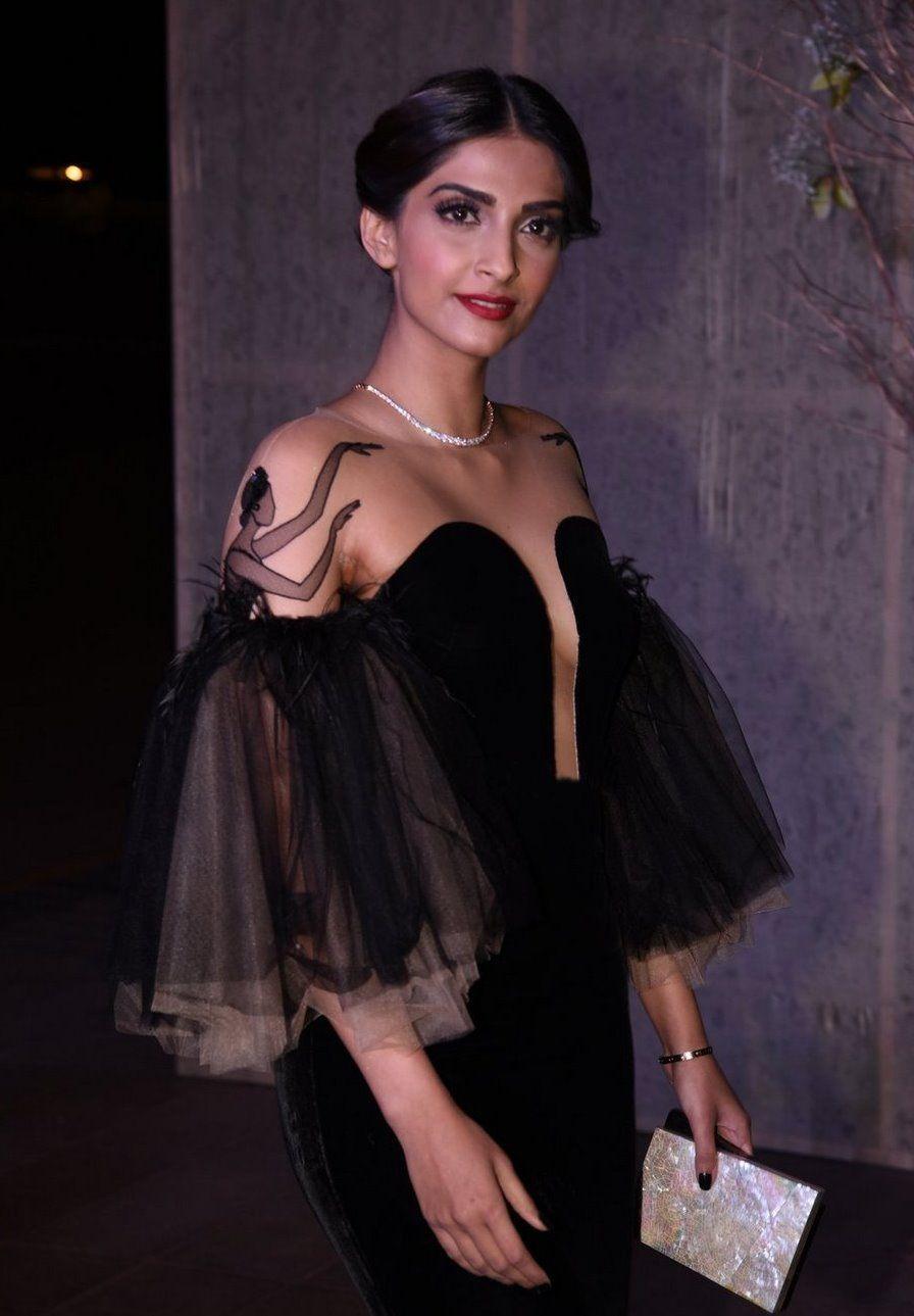 Sonam Kapoor Latest Stills at Manish Malhotra Birthday Bash