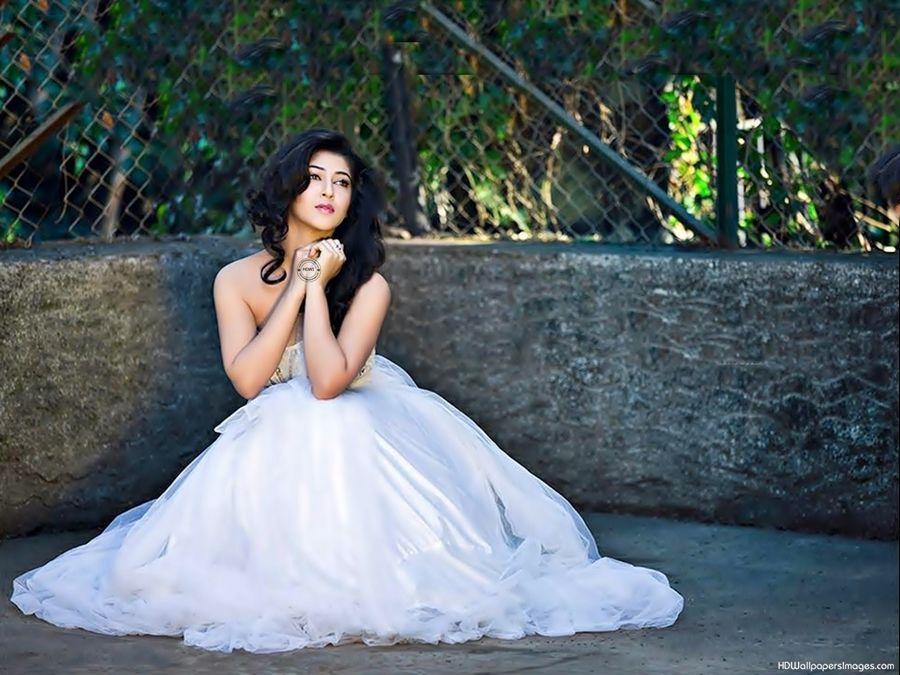 Top Sexiest & Hottest Indian TV Actresses Photos