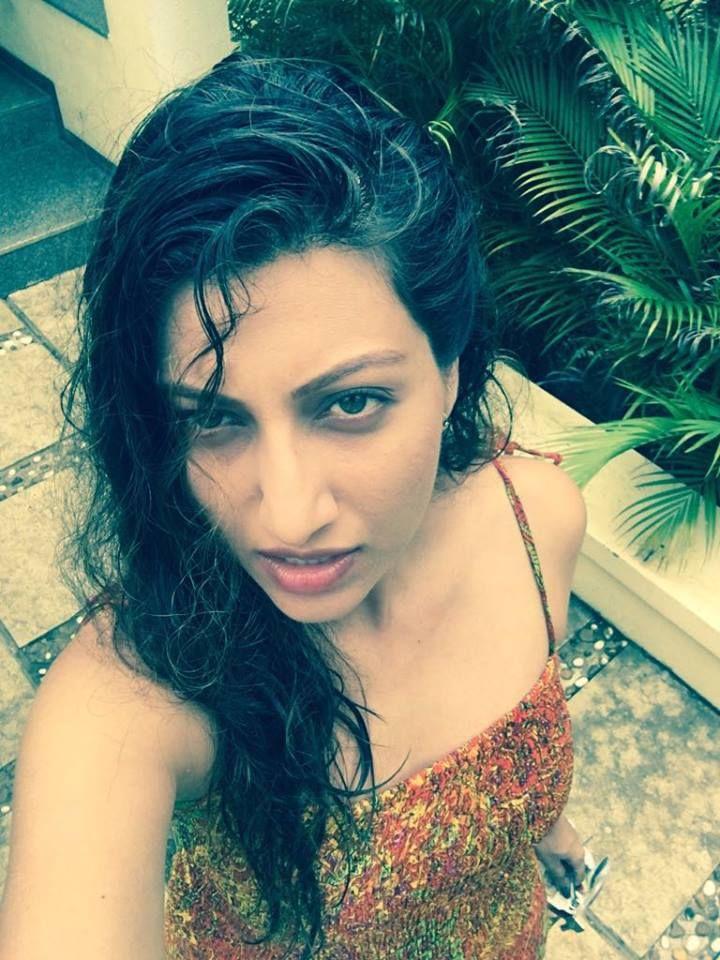 UNSEEN Private Photos of Hamsa Nandini