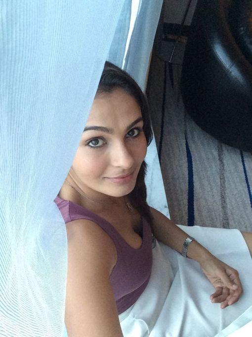 Unseen & Rare Photos Of Andrea Jeremiah