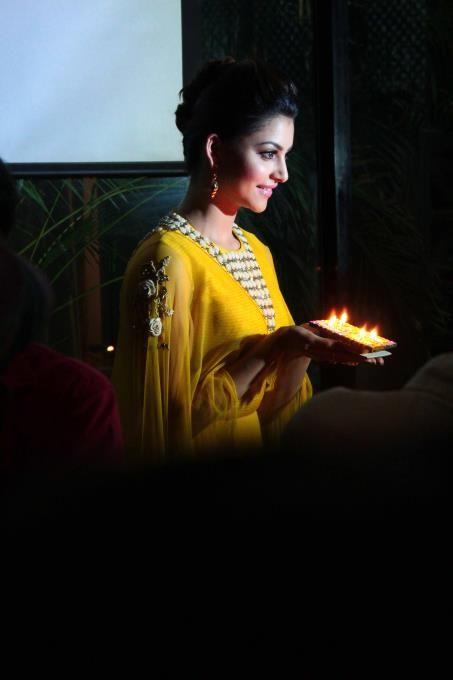 Urvashi Rautela Celebrates Diwali 2016 Photos
