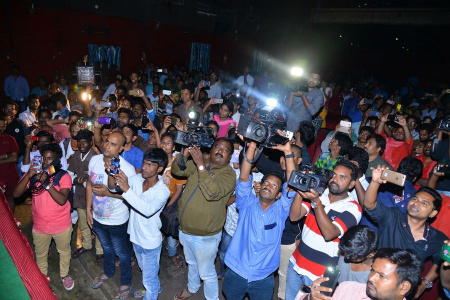 Ekkadaki Potav Chinnavada Team Success Tour at Vizag