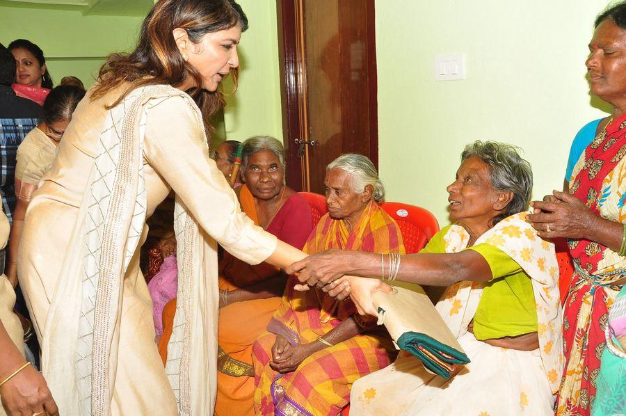 Laxmi Manchu & Suma Kanakala Stills at Jesus Old Age Home Launch