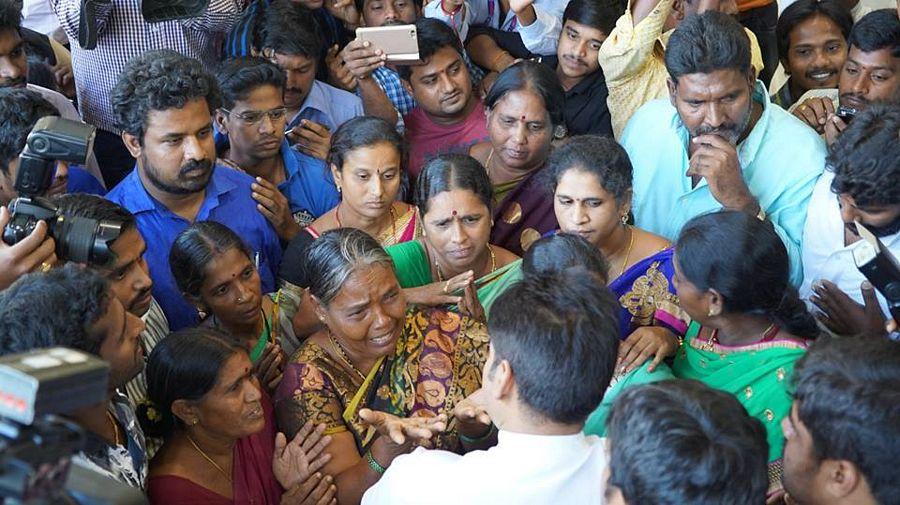 Pawan Kalyan Press Meet For Godavari Farmers Photos