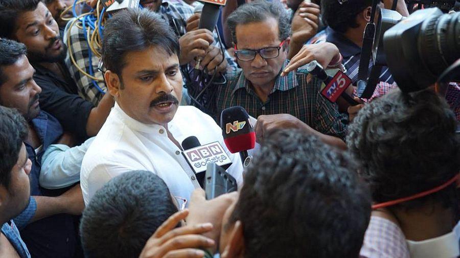 Pawan Kalyan Press Meet For Godavari Farmers Photos