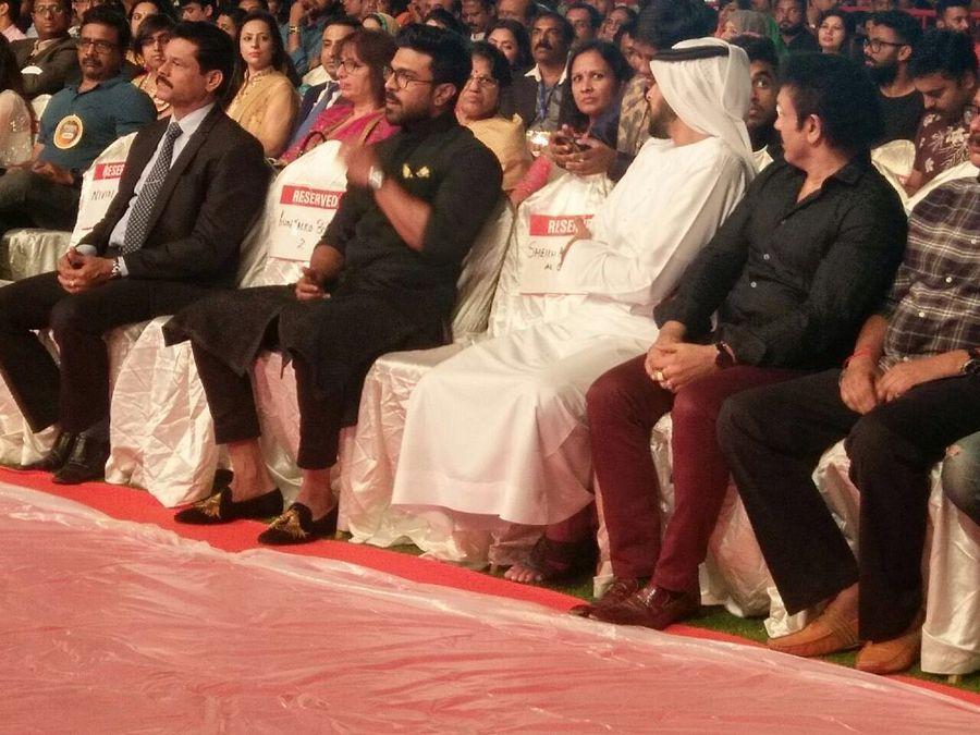 Ram Charan Received Youth Icon Award 2016 Photos