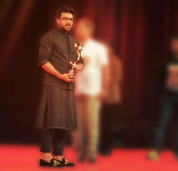 Ram Charan Received Youth Icon Award 2016 Photos