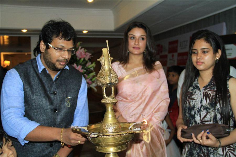 Sonia Agarwal Inaugurates Hoofa Posh Exhibition Photos