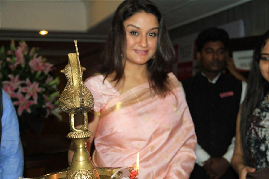 Sonia Agarwal Inaugurates Hoofa Posh Exhibition Photos