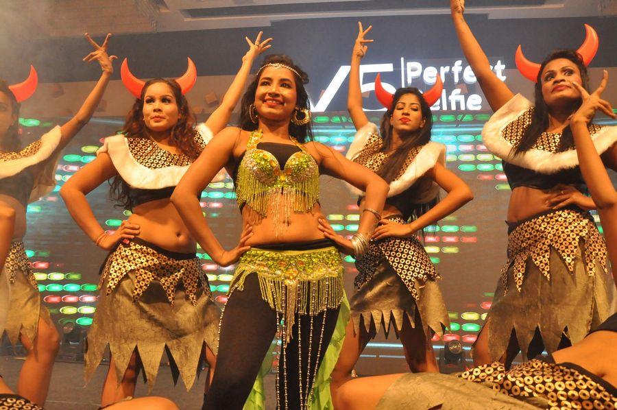 Surabhi & Pooja Sri Launches Vivo V5 Mobile Photos