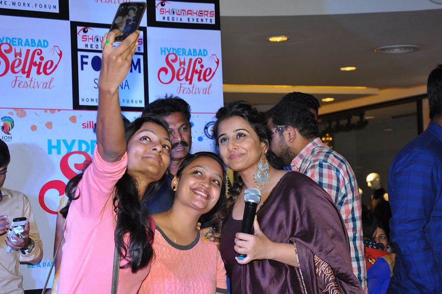 Vidya Balan Launches Hyderabad Selfie Festival 2016