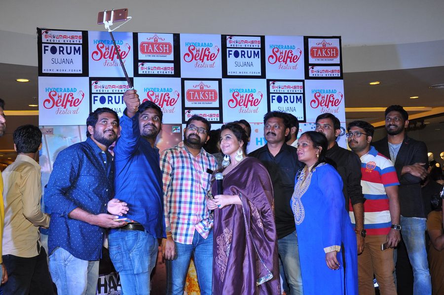 Vidya Balan Launches Hyderabad Selfie Festival 2016