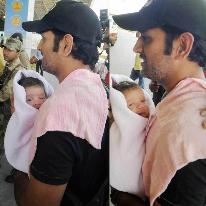 Adorable Pictures of Ziva with daddy Dhoni