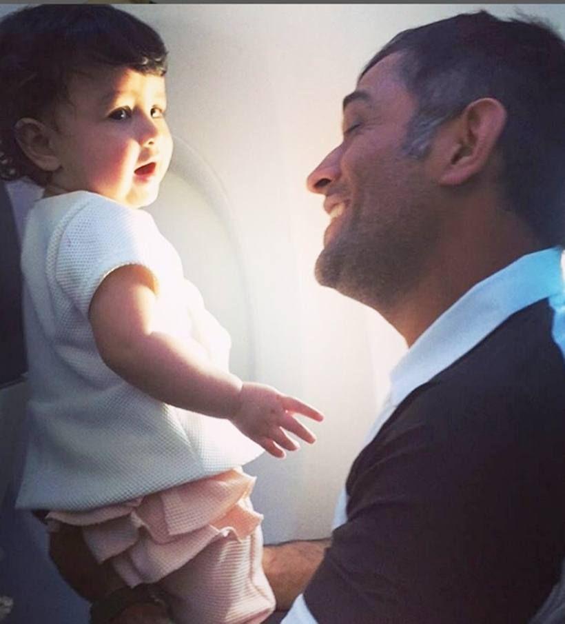 Adorable Pictures of Ziva with daddy Dhoni