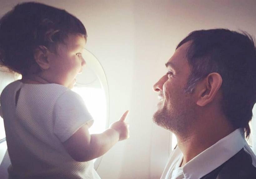 Adorable Pictures of Ziva with daddy Dhoni