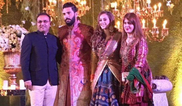 Dhoni Attended Yuvraj’s Reception Photos