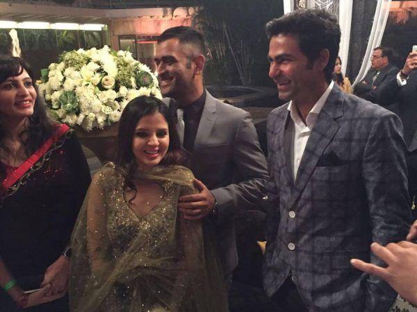 Dhoni Attended Yuvraj’s Reception Photos